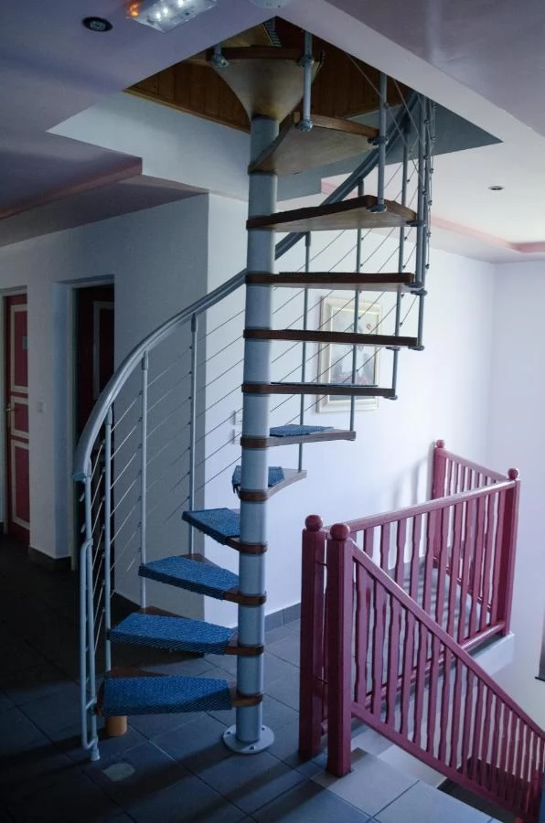 Tarcău Cazare | Camping / Popas turistic (K0693-14) Imaginea poate fi supusă drepturilor de autor. Se recomandă contactarea titularului drepturilor.