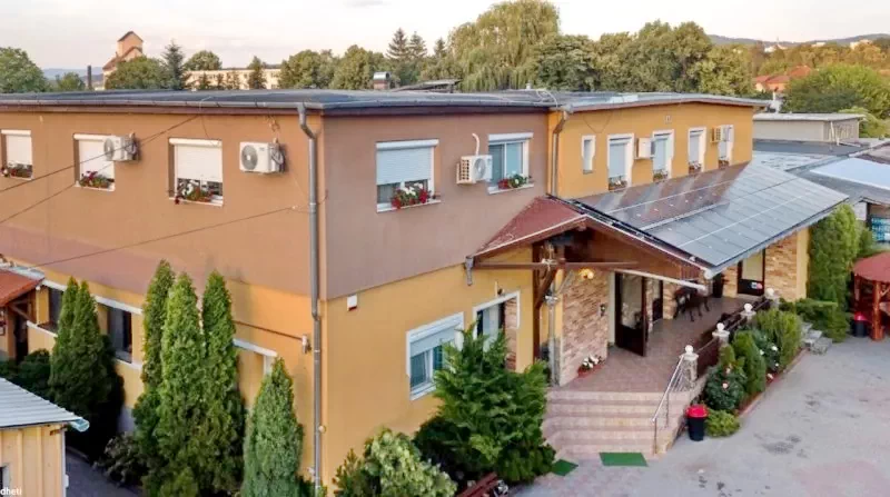 Odorheiu Secuiesc Cazare | Hotel** (K1358-47) Imaginea poate fi supusă drepturilor de autor. Se recomandă contactarea titularului drepturilor.