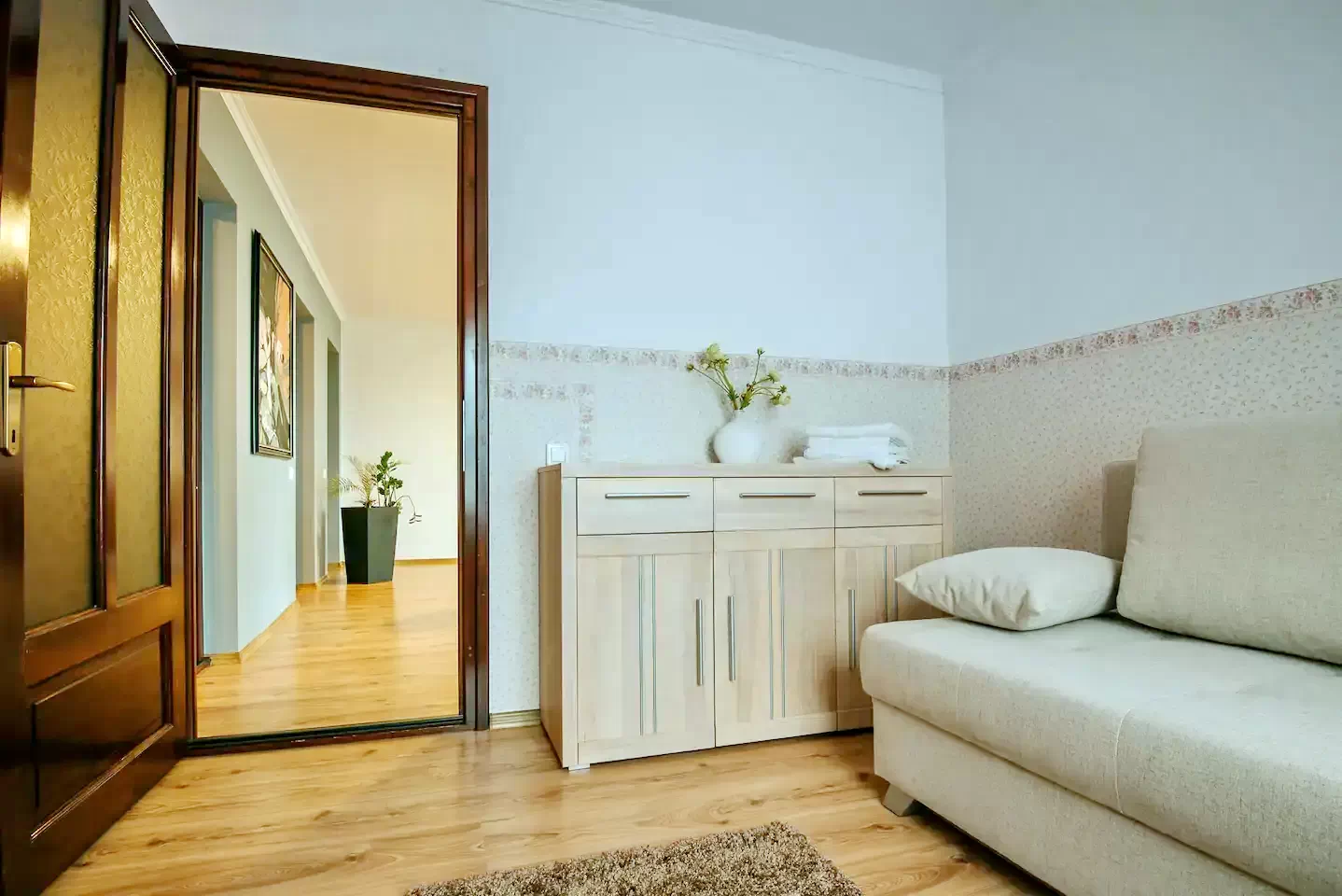 Odorheiu Secuiesc Cazare | Apartament (K0781-4) Imaginea poate fi supusă drepturilor de autor. Se recomandă contactarea titularului drepturilor.