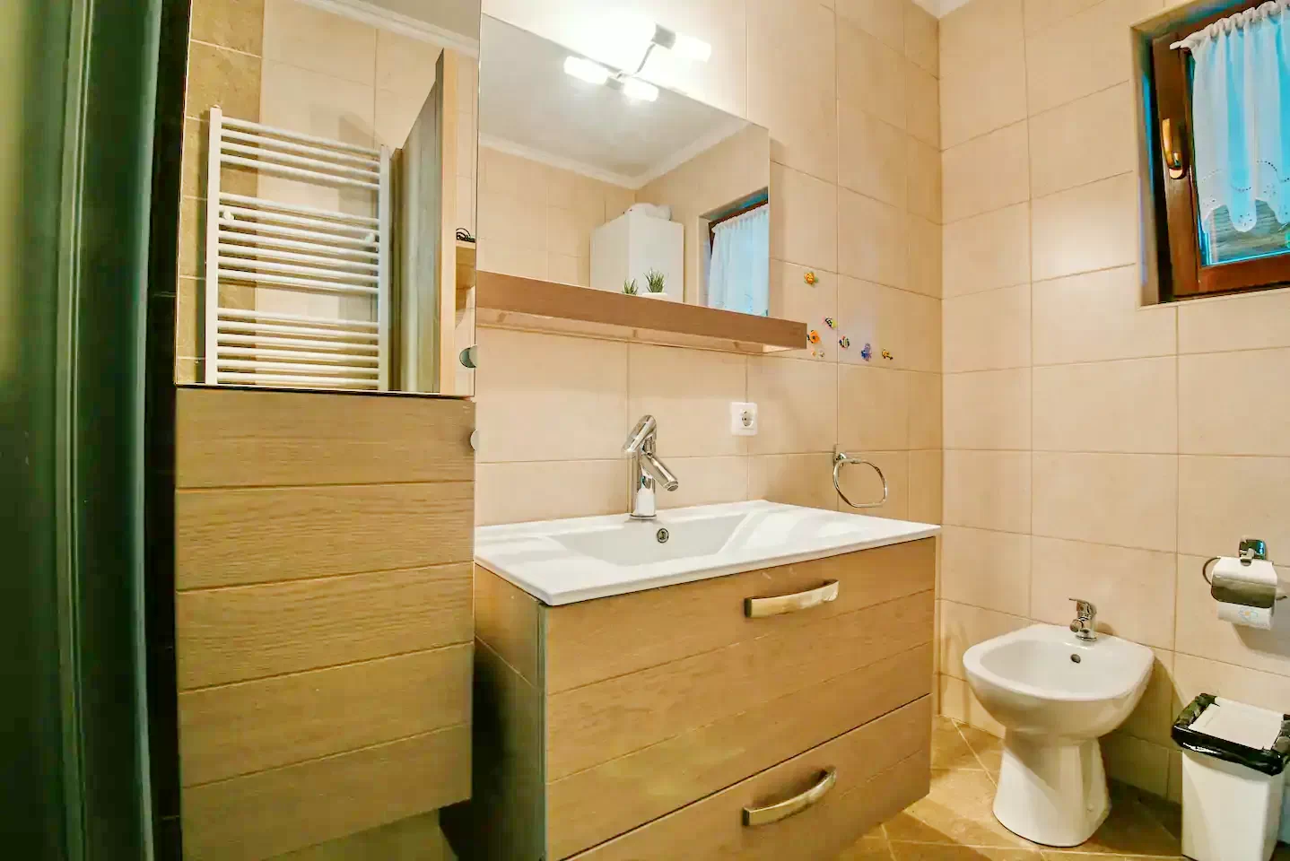 Odorheiu Secuiesc Cazare | Apartament (K0781-28) Imaginea poate fi supusă drepturilor de autor. Se recomandă contactarea titularului drepturilor.