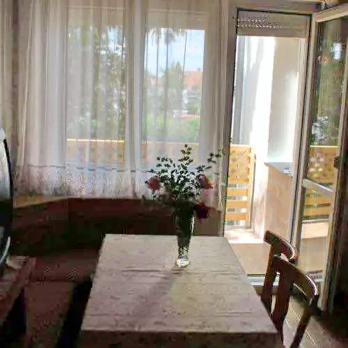  Cazare | Bungalow (K1023-2) Imaginea poate fi supusă drepturilor de autor. Se recomandă contactarea titularului drepturilor.