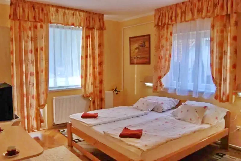 Mișcolț Cazare | Hotel**** (K0560-39) Imaginea poate fi supusă drepturilor de autor. Se recomandă contactarea titularului drepturilor.