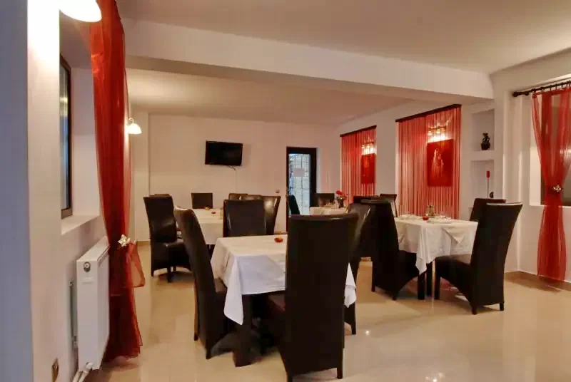 Băile Herculane Cazare | Motel (K0896-4) Imaginea poate fi supusă drepturilor de autor. Se recomandă contactarea titularului drepturilor.