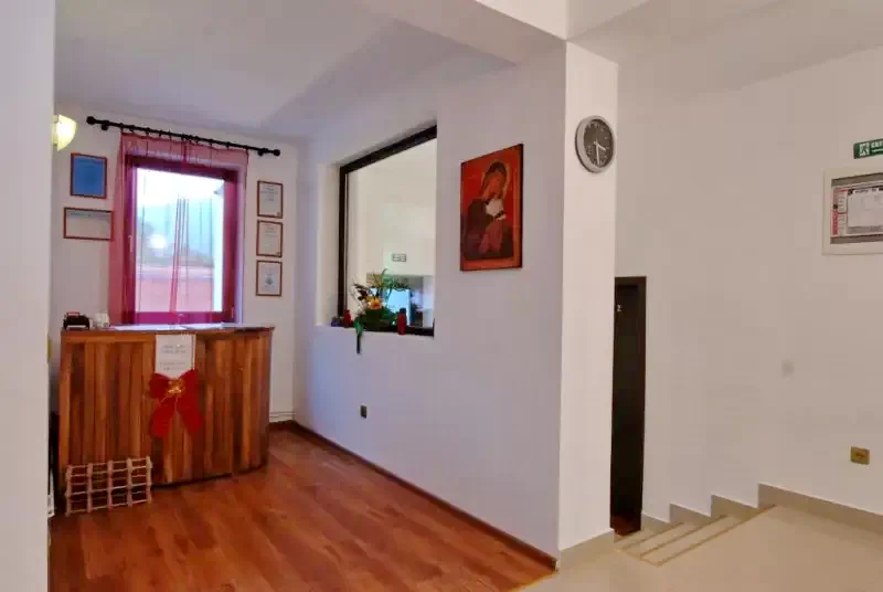 Băile Herculane Cazare | Motel (K0896-8) Imaginea poate fi supusă drepturilor de autor. Se recomandă contactarea titularului drepturilor.