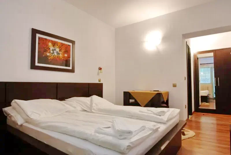 Herkulesfürdő Szállás | Motel (K0896-15) A kép szerzői jogvédelem alatt állhat. Javasolt a kapcsolatfelvétel a jog tulajdonossal.