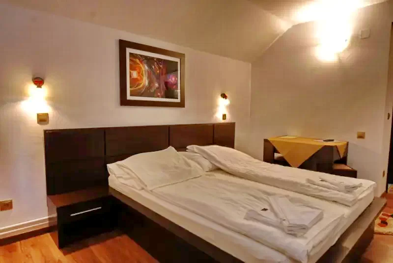 Băile Herculane Cazare | Motel (K0896-17) Imaginea poate fi supusă drepturilor de autor. Se recomandă contactarea titularului drepturilor.