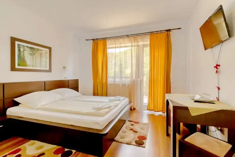 Băile Herculane Cazare | Motel (K0896-21) Imaginea poate fi supusă drepturilor de autor. Se recomandă contactarea titularului drepturilor.