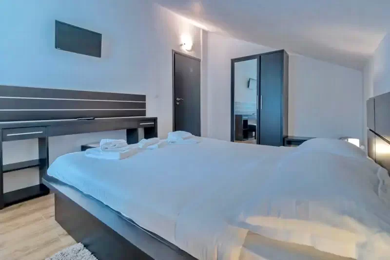 Herkulesfürdő Szállás | Motel (K0896-24) A kép szerzői jogvédelem alatt állhat. Javasolt a kapcsolatfelvétel a jog tulajdonossal.