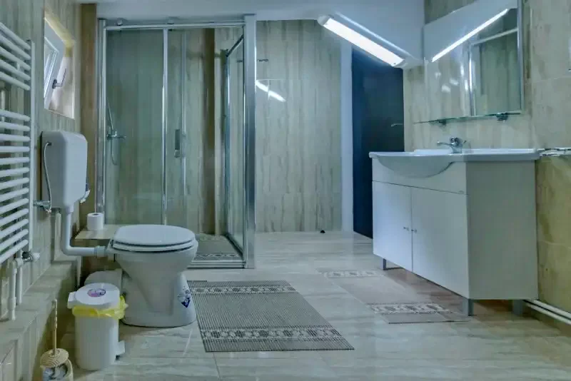 Băile Herculane Cazare | Motel (K0896-26) Imaginea poate fi supusă drepturilor de autor. Se recomandă contactarea titularului drepturilor.