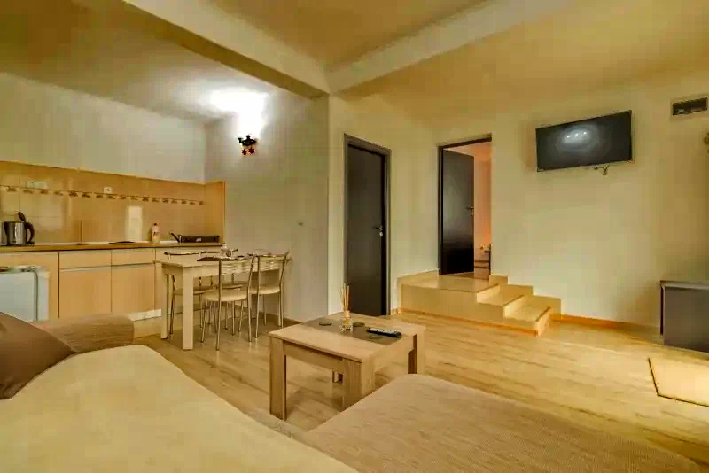 Herkulesfürdő Szállás | Motel (K0896-31) A kép szerzői jogvédelem alatt állhat. Javasolt a kapcsolatfelvétel a jog tulajdonossal.