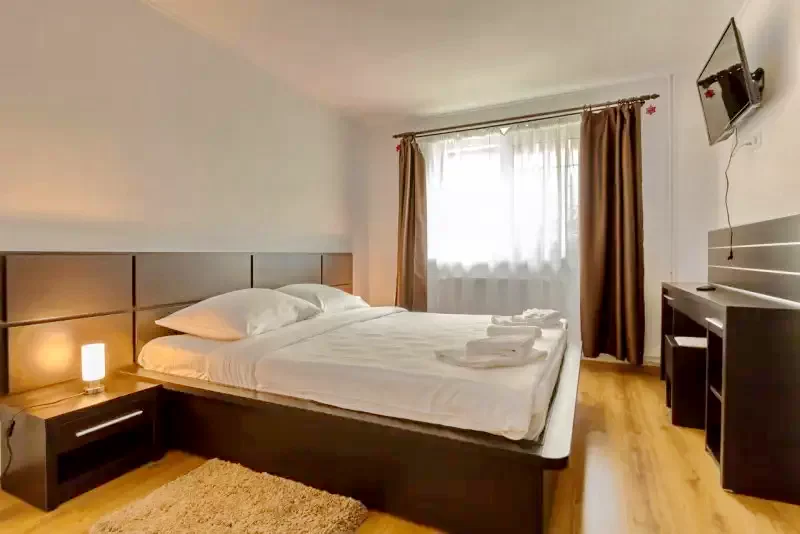 Herkulesfürdő Szállás | Motel (K0896-33) A kép szerzői jogvédelem alatt állhat. Javasolt a kapcsolatfelvétel a jog tulajdonossal.