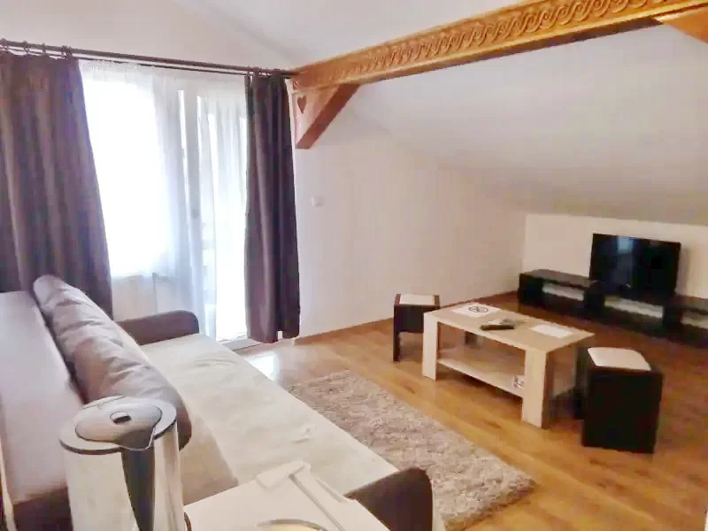 Băile Herculane Cazare | Motel (K0896-35) Imaginea poate fi supusă drepturilor de autor. Se recomandă contactarea titularului drepturilor.