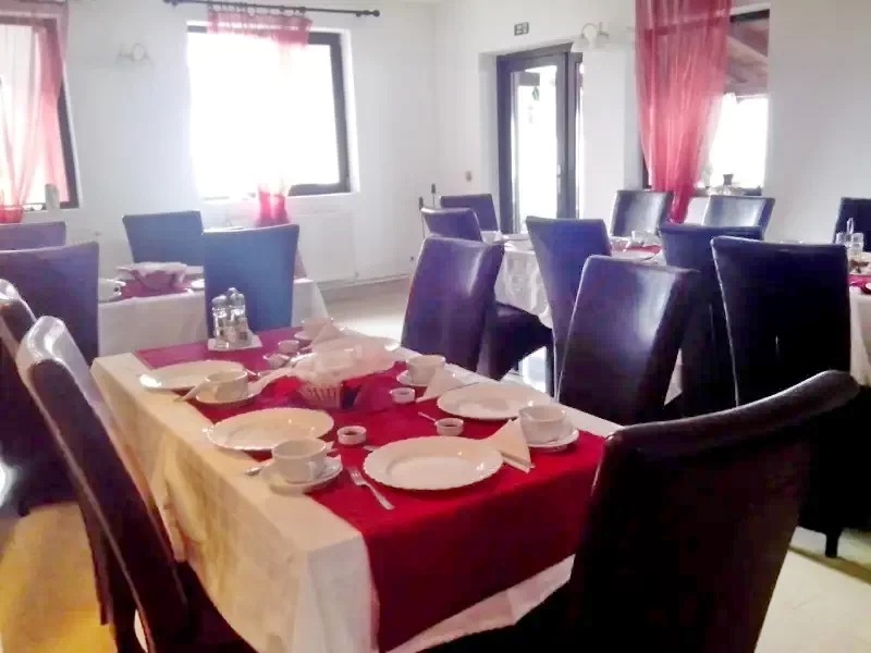 Băile Herculane Cazare | Motel (K0896-38) Imaginea poate fi supusă drepturilor de autor. Se recomandă contactarea titularului drepturilor.