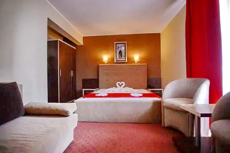 Băile Herculane Cazare | Hotel**** (K0873-12) Imaginea poate fi supusă drepturilor de autor. Se recomandă contactarea titularului drepturilor.