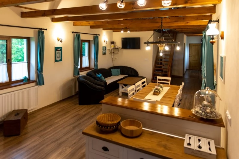 Chedia Mică Cazare | Sat de vacanță (K1260-4) Imaginea poate fi supusă drepturilor de autor. Se recomandă contactarea titularului drepturilor.