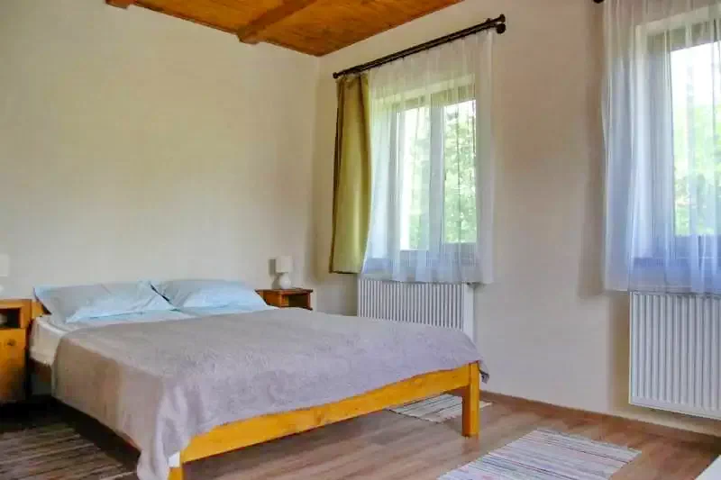 Chedia Mică Cazare | Sat de vacanță (K1260-8) Imaginea poate fi supusă drepturilor de autor. Se recomandă contactarea titularului drepturilor.