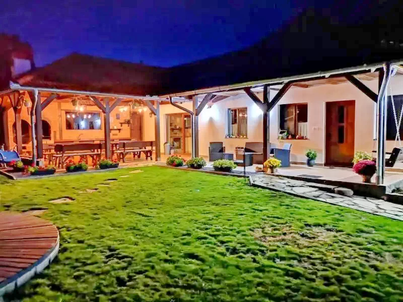 Chedia Mică Cazare | Sat de vacanță (K1260-23) Imaginea poate fi supusă drepturilor de autor. Se recomandă contactarea titularului drepturilor.