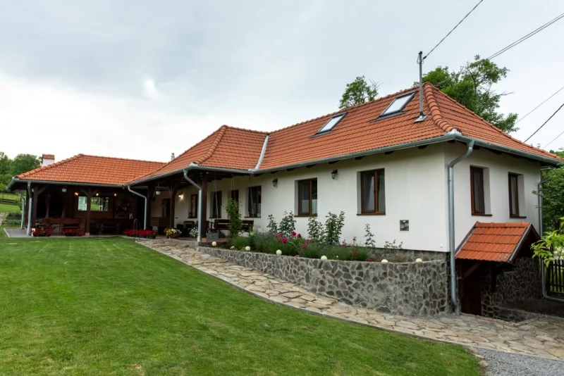 Chedia Mică Cazare | Sat de vacanță (K1260-38) Imaginea poate fi supusă drepturilor de autor. Se recomandă contactarea titularului drepturilor.