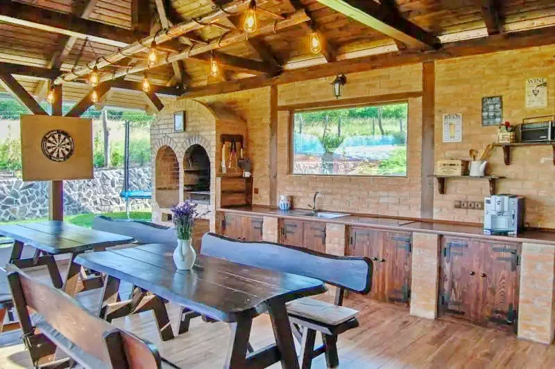 Kiskede Szállás | Üdülőfalu (K1260-43) A kép szerzői jogvédelem alatt állhat. Javasolt a kapcsolatfelvétel a jog tulajdonossal.