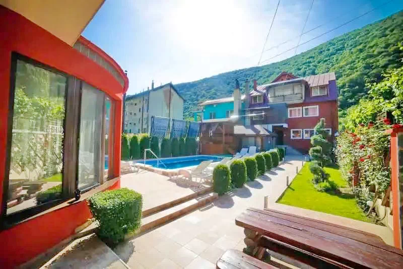 Băile Herculane Cazare | Motel (K0880-1) Imaginea poate fi supusă drepturilor de autor. Se recomandă contactarea titularului drepturilor.