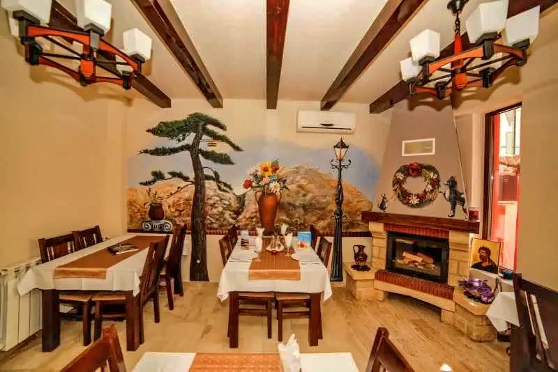 Herkulesfürdő Szállás | Motel (K0880-4) A kép szerzői jogvédelem alatt állhat. Javasolt a kapcsolatfelvétel a jog tulajdonossal.