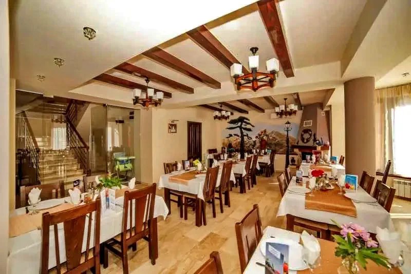 Herkulesfürdő Szállás | Motel (K0880-5) A kép szerzői jogvédelem alatt állhat. Javasolt a kapcsolatfelvétel a jog tulajdonossal.