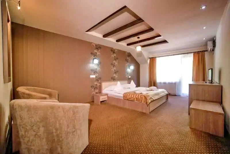 Băile Herculane Cazare | Motel (K0880-7) Imaginea poate fi supusă drepturilor de autor. Se recomandă contactarea titularului drepturilor.