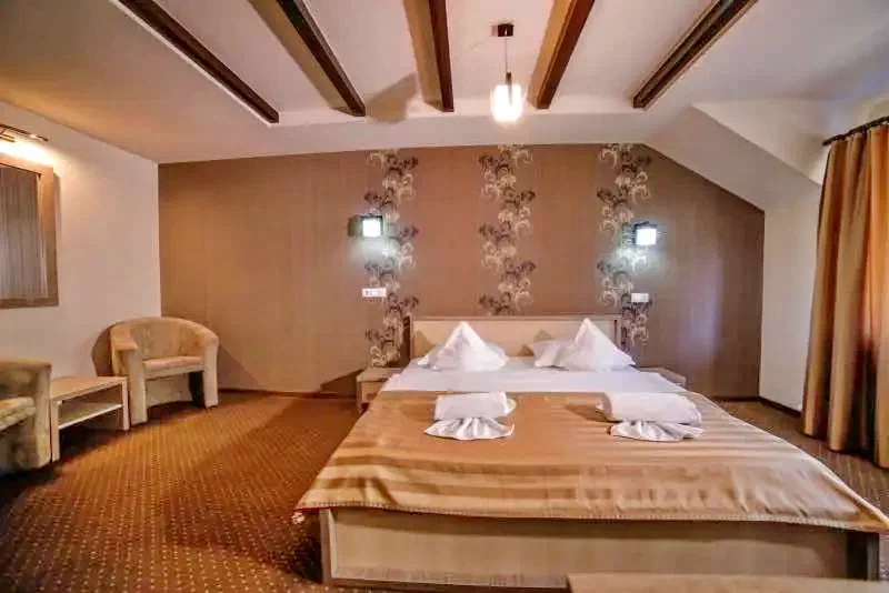 Herkulesfürdő Szállás | Motel (K0880-13) A kép szerzői jogvédelem alatt állhat. Javasolt a kapcsolatfelvétel a jog tulajdonossal.