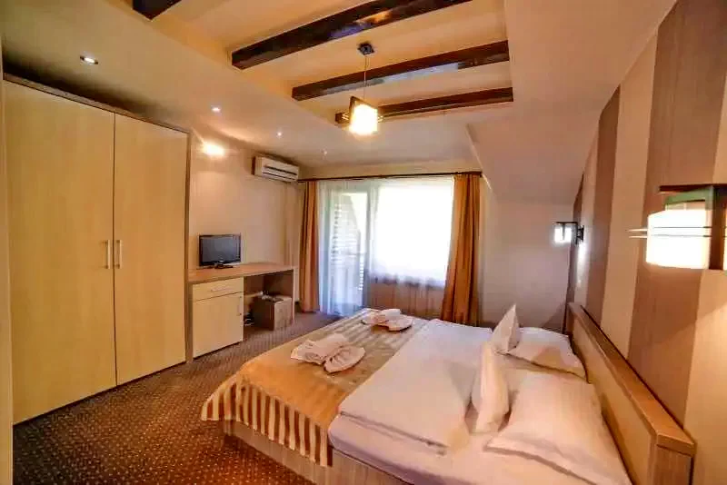 Herkulesfürdő Szállás | Motel (K0880-15) A kép szerzői jogvédelem alatt állhat. Javasolt a kapcsolatfelvétel a jog tulajdonossal.