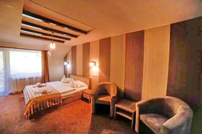 Herkulesfürdő Szállás | Motel (K0880-16) A kép szerzői jogvédelem alatt állhat. Javasolt a kapcsolatfelvétel a jog tulajdonossal.