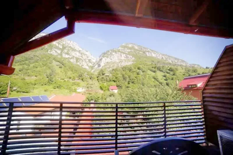 Băile Herculane Cazare | Motel (K0880-24) Imaginea poate fi supusă drepturilor de autor. Se recomandă contactarea titularului drepturilor.