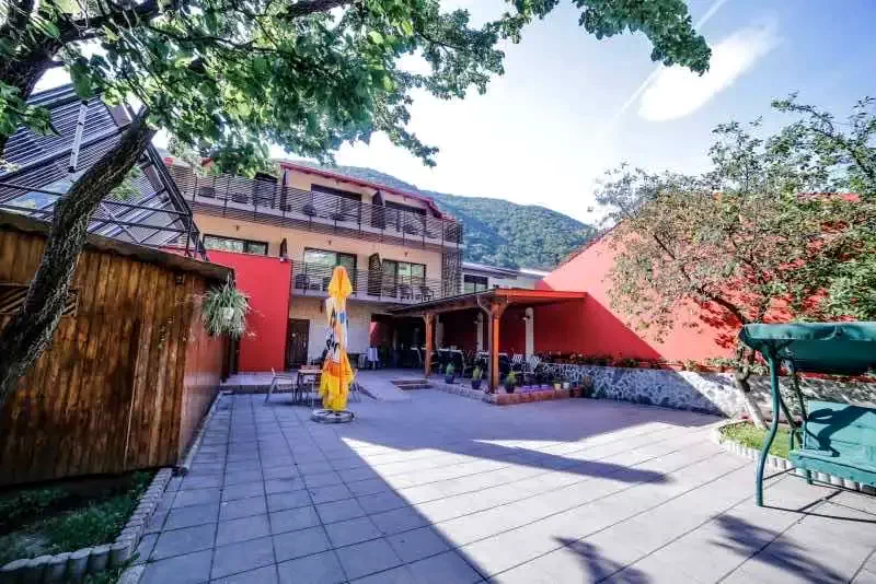 Băile Herculane Cazare | Motel (K0880-26) Imaginea poate fi supusă drepturilor de autor. Se recomandă contactarea titularului drepturilor.