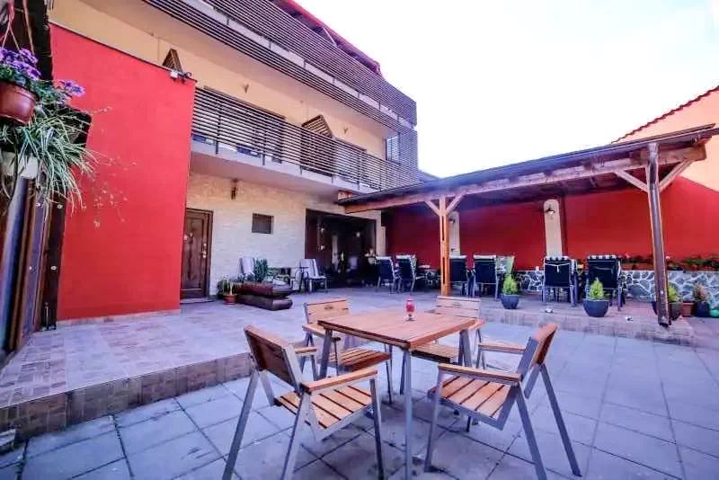 Băile Herculane Cazare | Motel (K0880-27) Imaginea poate fi supusă drepturilor de autor. Se recomandă contactarea titularului drepturilor.