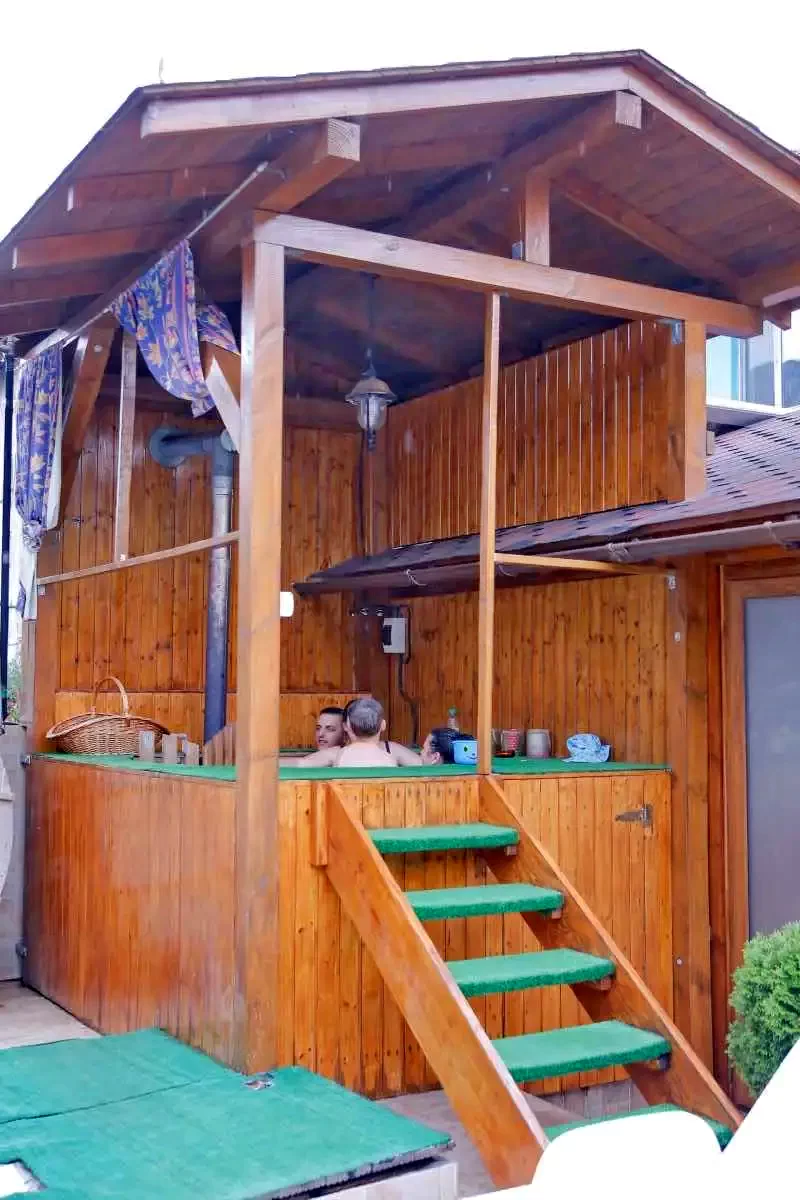 Băile Herculane Cazare | Motel (K0880-29) Imaginea poate fi supusă drepturilor de autor. Se recomandă contactarea titularului drepturilor.