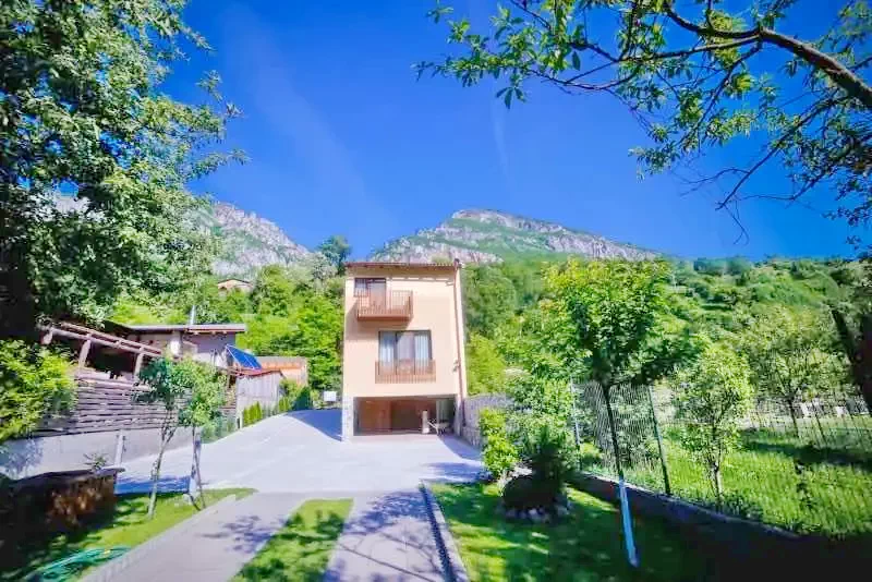 Băile Herculane Cazare | Motel (K0880-38) Imaginea poate fi supusă drepturilor de autor. Se recomandă contactarea titularului drepturilor.