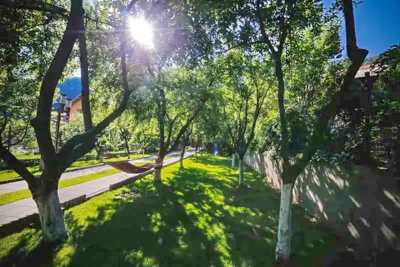 Băile Herculane Cazare | Motel (K0880-40) Imaginea poate fi supusă drepturilor de autor. Se recomandă contactarea titularului drepturilor.