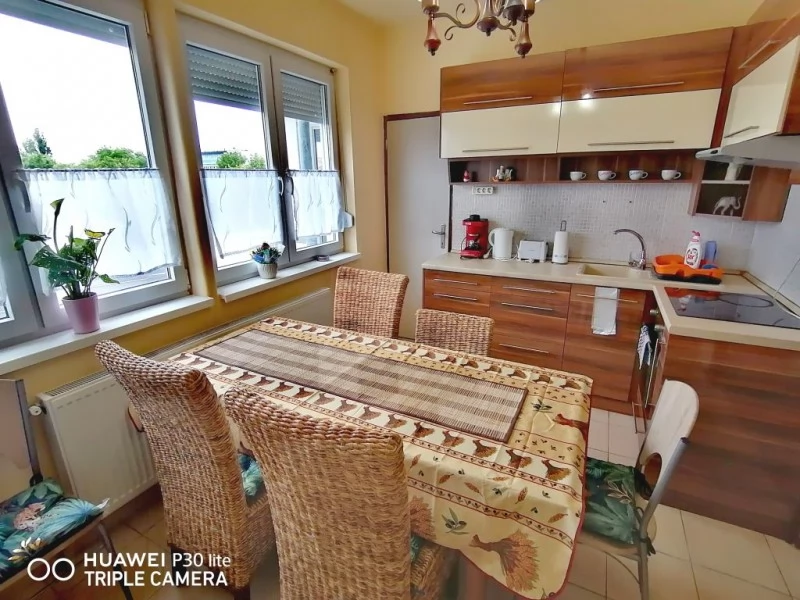  Cazare | Casă de apartamente (K0153-5) Imaginea poate fi supusă drepturilor de autor. Se recomandă contactarea titularului drepturilor.