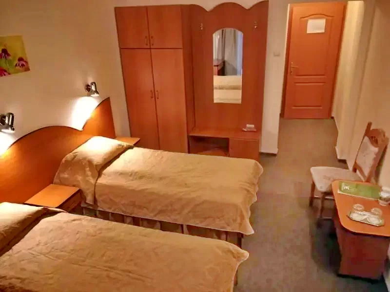 Marosvásárhely Szállás | Hotel*** (K1345-14) A kép szerzői jogvédelem alatt állhat. Javasolt a kapcsolatfelvétel a jog tulajdonossal.