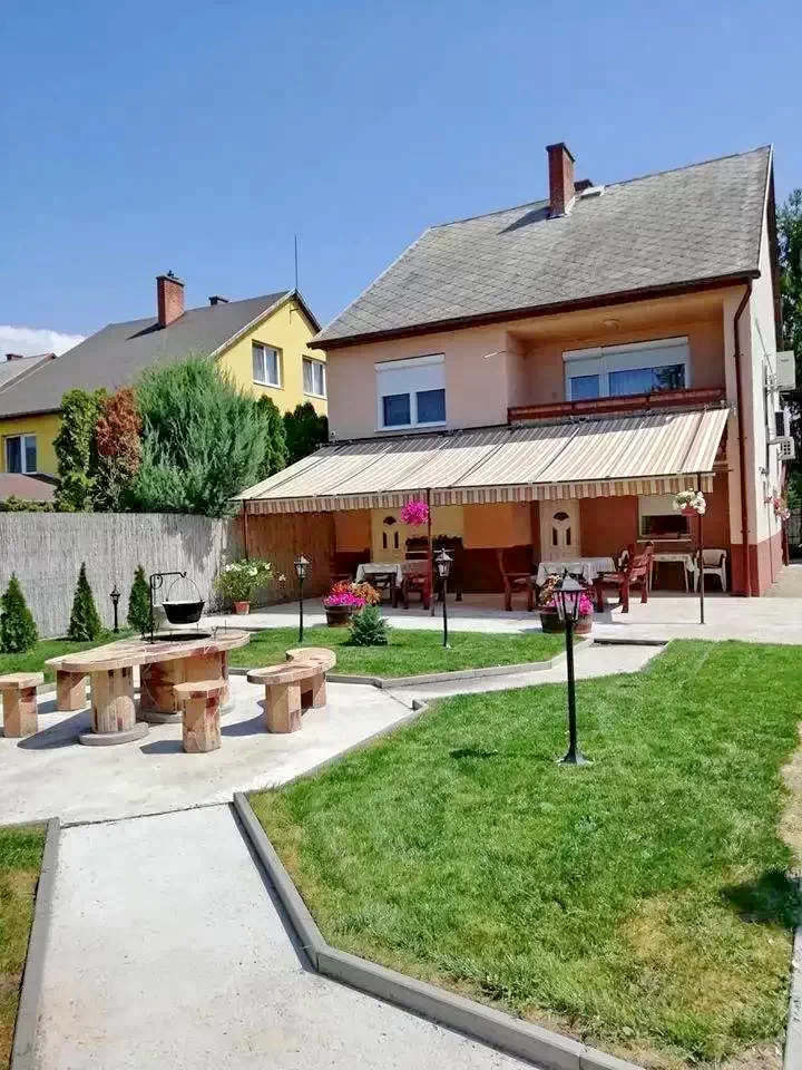  Cazare | Hotel**** (K1069-22) Imaginea poate fi supusă drepturilor de autor. Se recomandă contactarea titularului drepturilor.