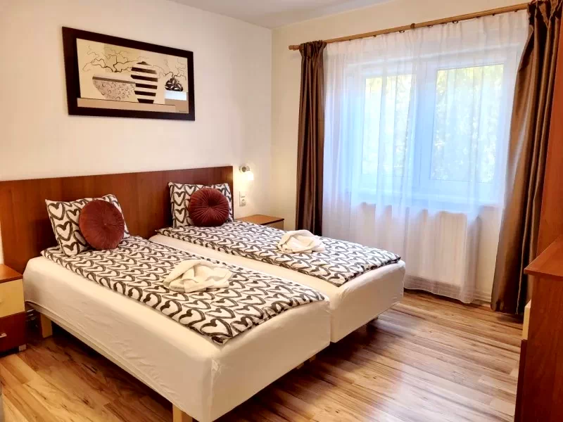 Odorheiu Secuiesc Cazare | Apartament (K1367-11) Imaginea poate fi supusă drepturilor de autor. Se recomandă contactarea titularului drepturilor.