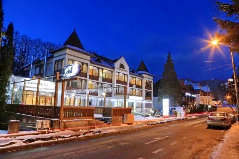 Sovata Cazare | Hotel*** (K0062-74) Imaginea poate fi supusă drepturilor de autor. Se recomandă contactarea titularului drepturilor.