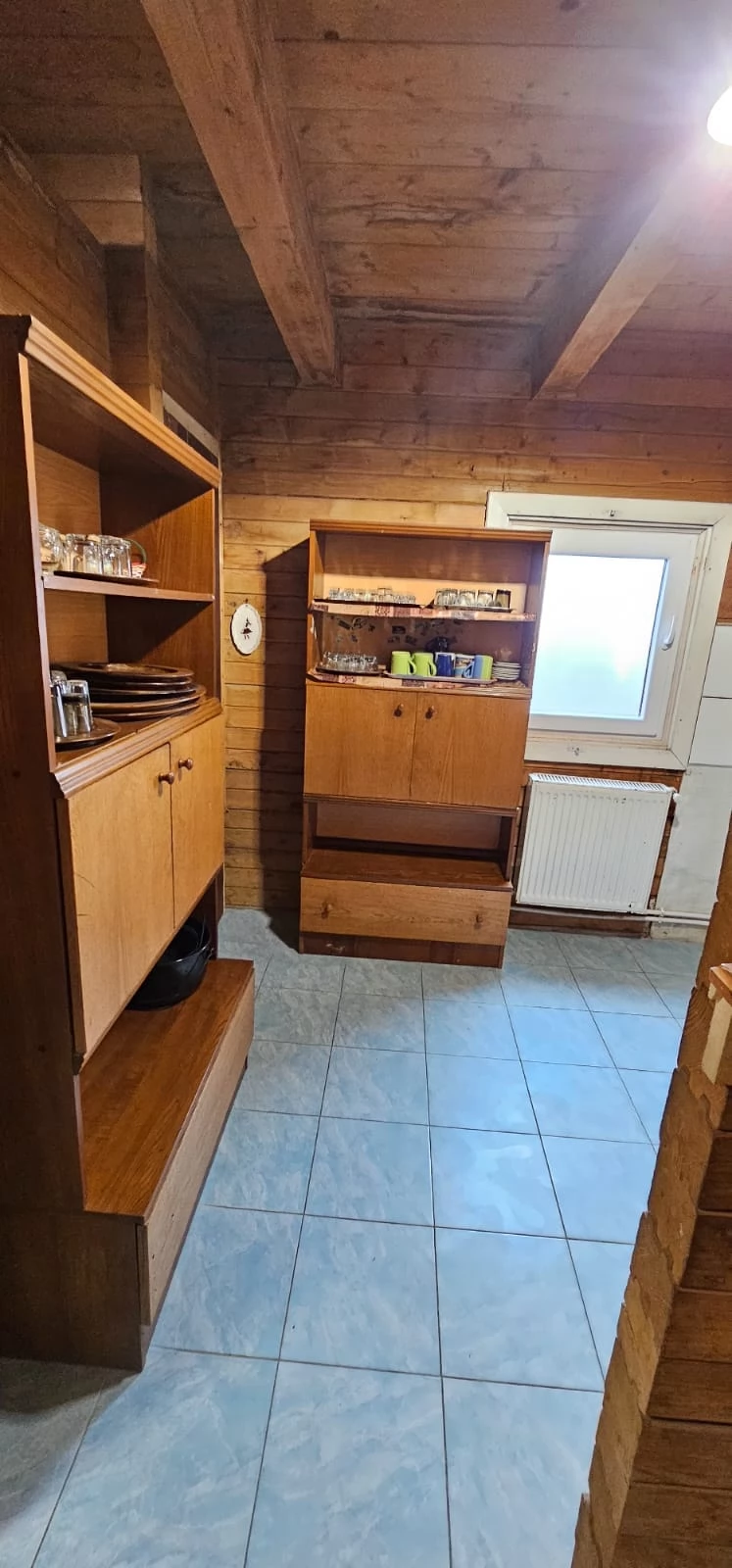 Comandău Cazare | Motel (K0124-17) Imaginea poate fi supusă drepturilor de autor. Se recomandă contactarea titularului drepturilor.