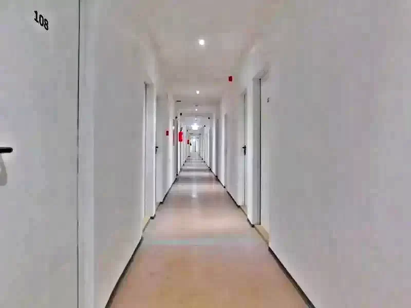 Győr Szállás | Apartmanház (K1080-1) A kép szerzői jogvédelem alatt állhat. Javasolt a kapcsolatfelvétel a jog tulajdonossal.