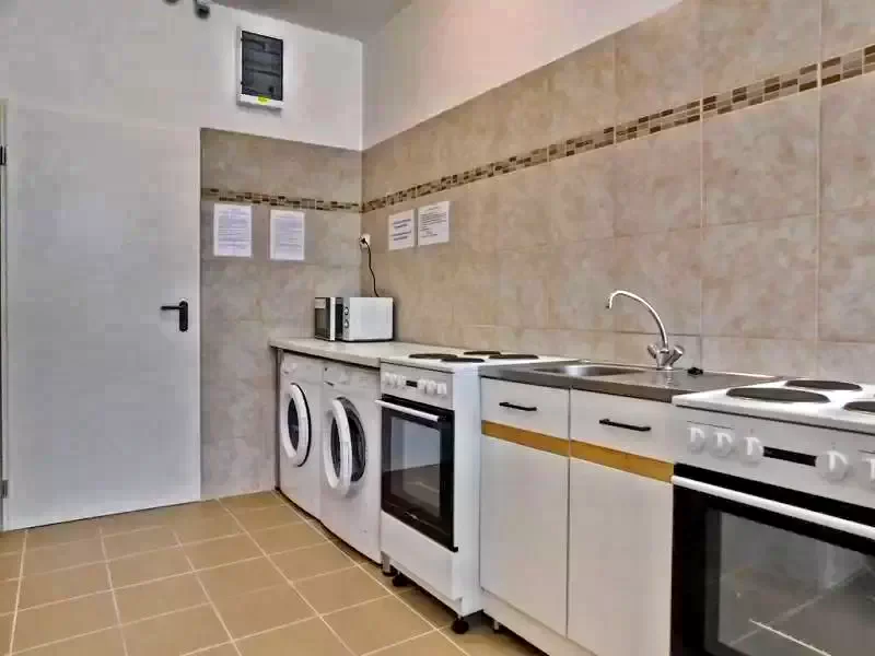  Cazare | Apartament (K1080-2) Imaginea poate fi supusă drepturilor de autor. Se recomandă contactarea titularului drepturilor.