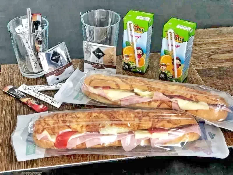  Cazare | Casă de apartamente (K1080-5) Imaginea poate fi supusă drepturilor de autor. Se recomandă contactarea titularului drepturilor.