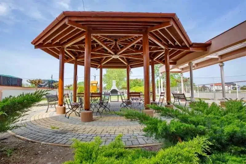  Cazare | Bungalow (K1046-2) Imaginea poate fi supusă drepturilor de autor. Se recomandă contactarea titularului drepturilor.