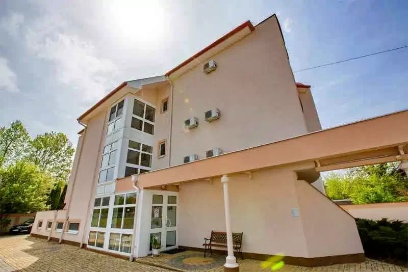 Hajdúszoboszló Szállás | Bungalow (K1046-8) A kép szerzői jogvédelem alatt állhat. Javasolt a kapcsolatfelvétel a jog tulajdonossal.