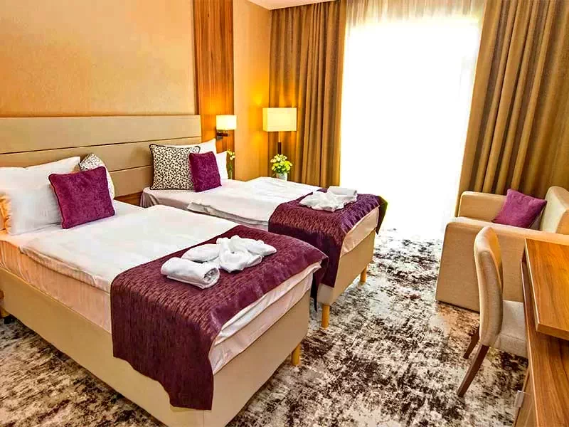  Cazare | Hotel**** (K1013-7) Imaginea poate fi supusă drepturilor de autor. Se recomandă contactarea titularului drepturilor.