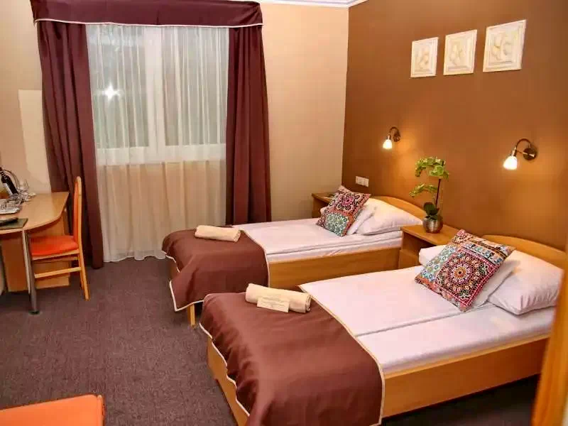 Mișcolț Cazare | Hotel*** (K0857-1) Imaginea poate fi supusă drepturilor de autor. Se recomandă contactarea titularului drepturilor.