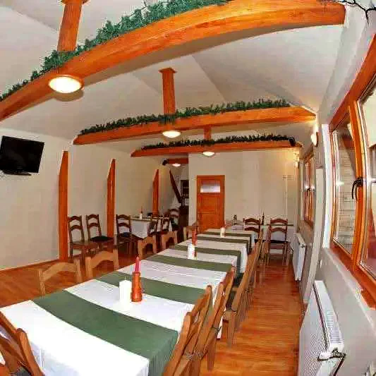 Jidvei Cazare | Hotel**** (K0185-2) Imaginea poate fi supusă drepturilor de autor. Se recomandă contactarea titularului drepturilor.